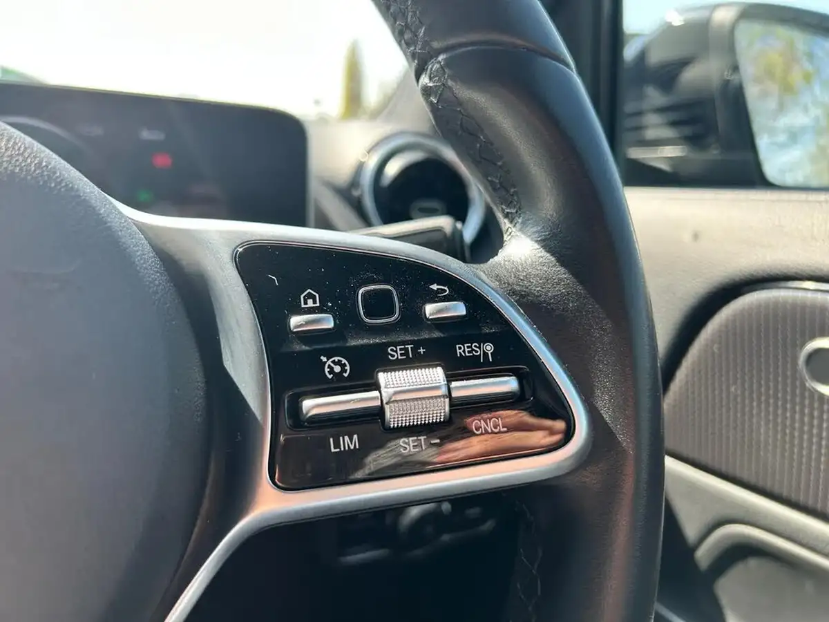 2021-mercedes-benz-gla-class-20d-gla-200d-sport-executive-big-23