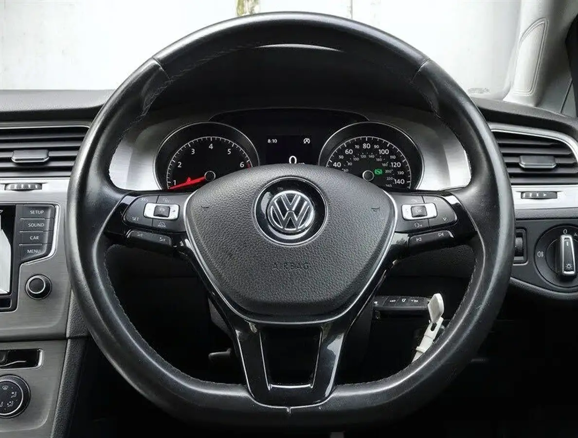 2013-volkswagen-golf-14-se-ss-hatchback-5d-1395cc-dsg-big-13