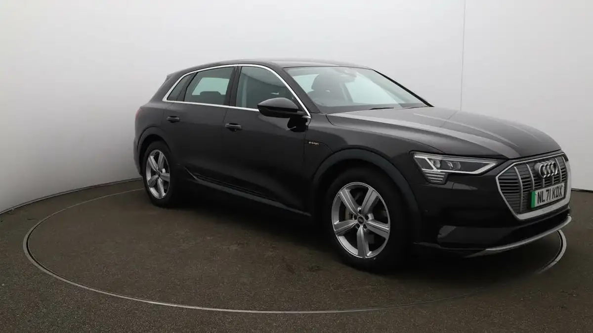 2021-audi-e-tron-50e-technik-station-wagon-big-37