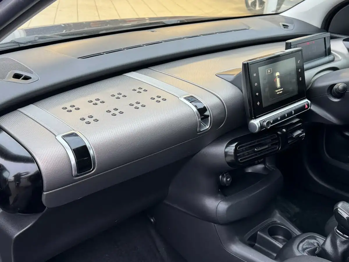 2015-citroen-c4-cactus-16bluehdi-flair-big-38