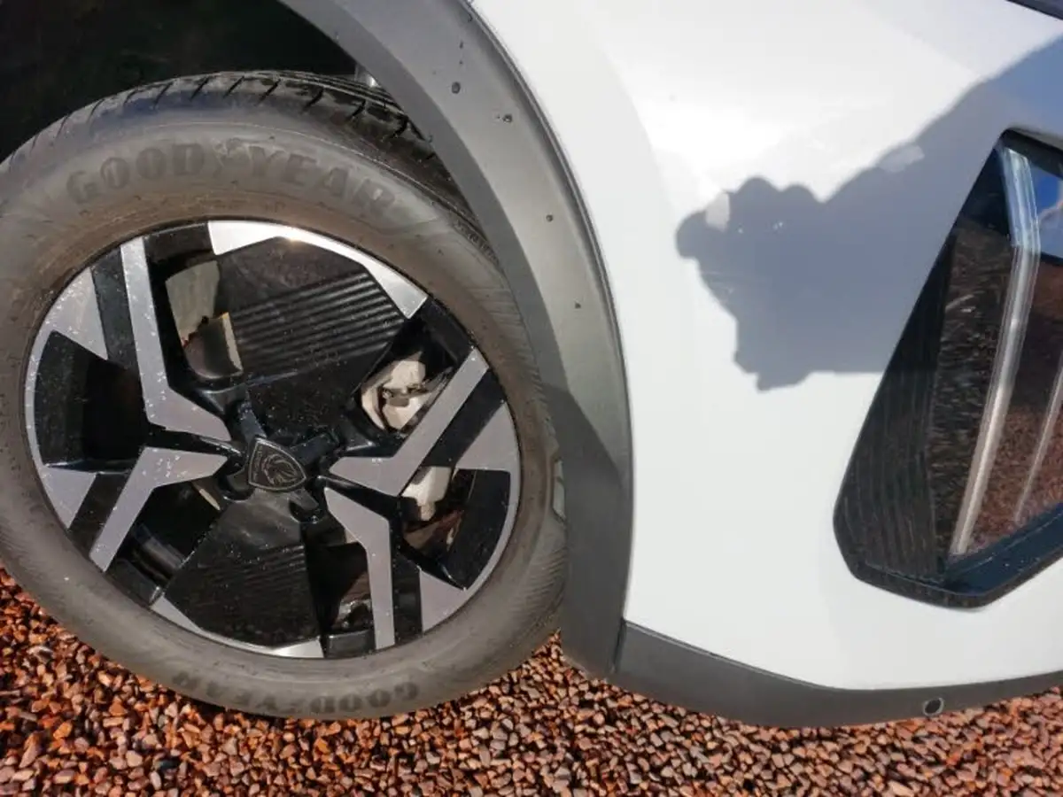 2024-peugeot-2008-suv-12-puretech-gt-130ps-eat8-big-8