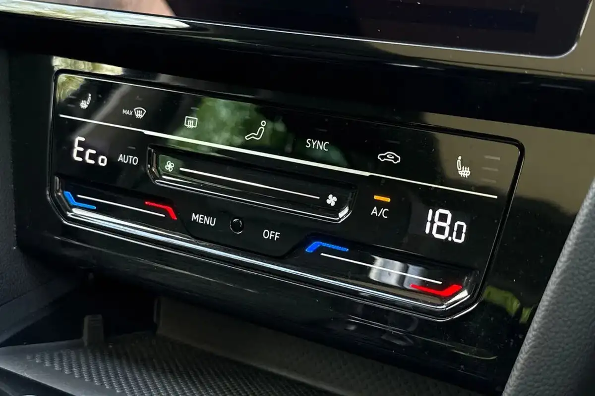2022-volkswagen-passat-14-tsi-gte-advance-estate-5d-big-21