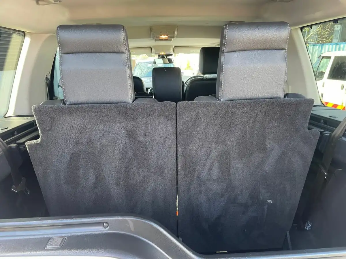 2016-land-rover-discovery-4-30-sd-v6-graphite-big-10
