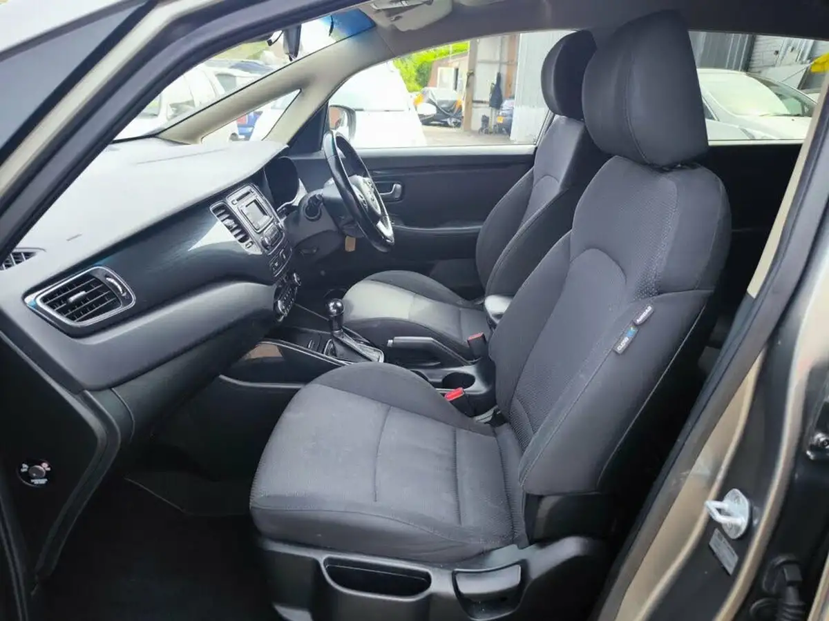 2014-kia-carens-17-crdi-2-134bhp-auto-big-20