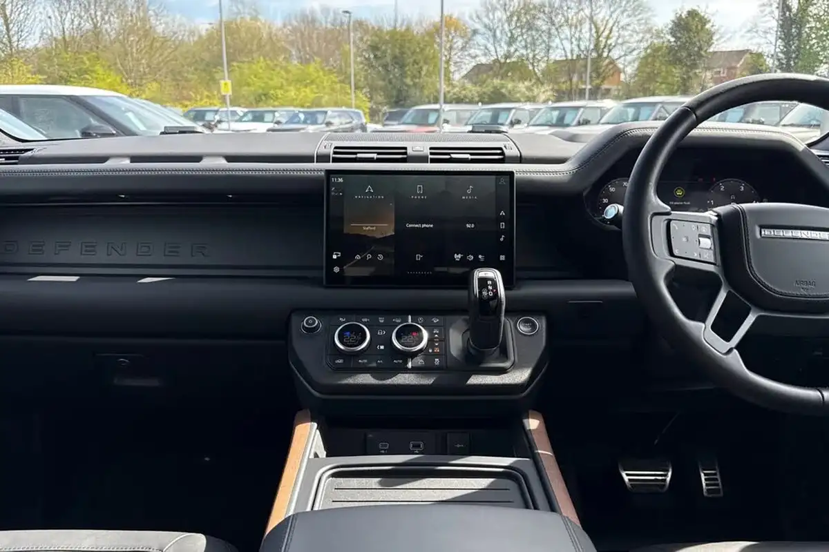 2023-land-rover-90-defender-30-d300-x-big-14