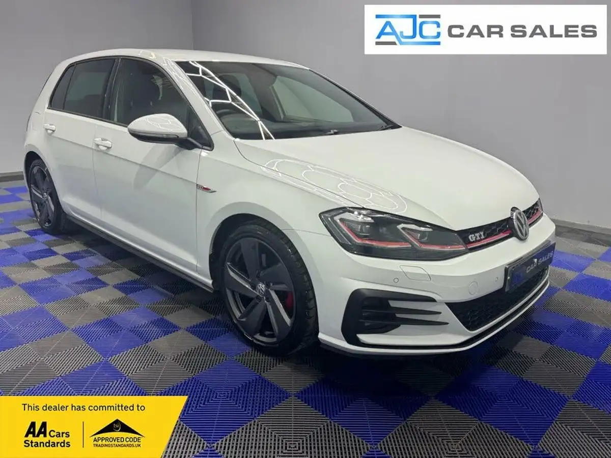 2018-volkswagen-golf-20-tsi-gti-5d-big-1