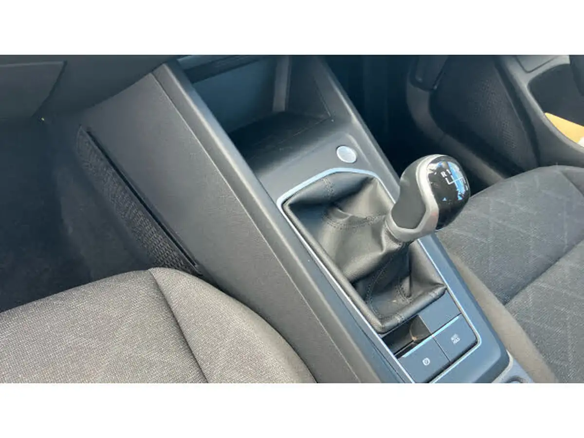 2022-volkswagen-golf-15-tsi-life-130ps-hatchback-big-12