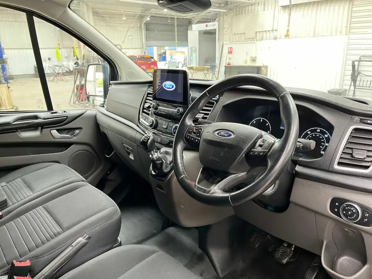 2022-ford-transit-custom-20tdci-300-l1h1-limited-130pseu6dt-panel-van-big-4