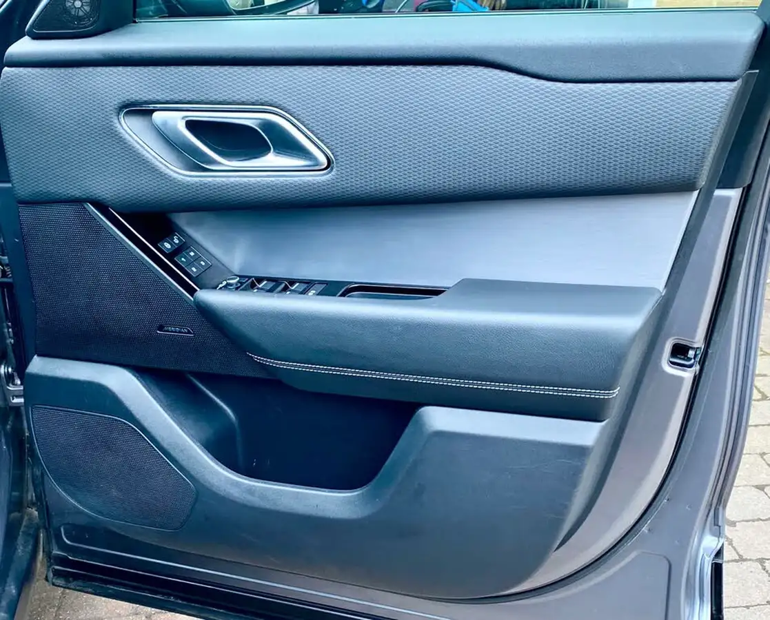 2020-land-rover-range-rover-velar-20-p250-r-dynamic-s-big-42