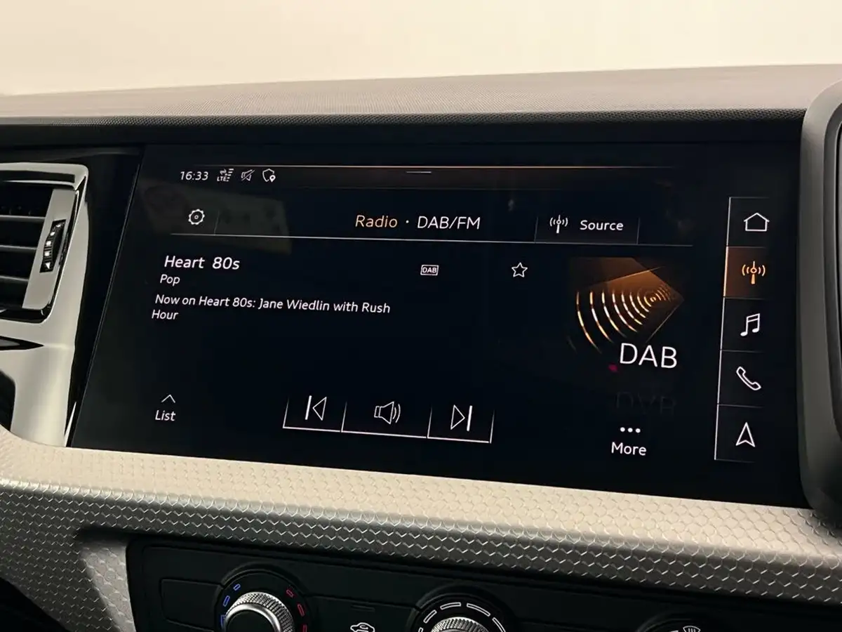 2020-audi-a1-15-35-tfsi-s-line-tronic-big-24