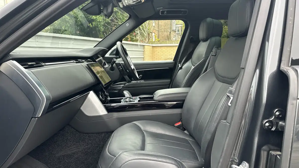 2023-land-rover-range-rover-30-d350-hse-big-2