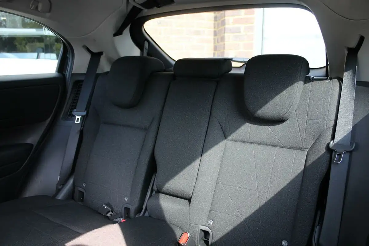 2023-honda-hr-v-15-i-mmd-elegance-big-50