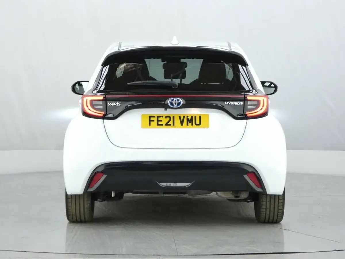 2021-toyota-yaris-15-vvt-i-dynamic-big-6