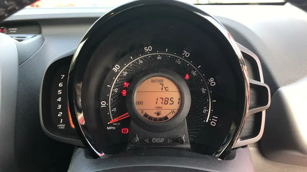 2021-toyota-aygo-10-vvt-i-x-play-tss-big-8