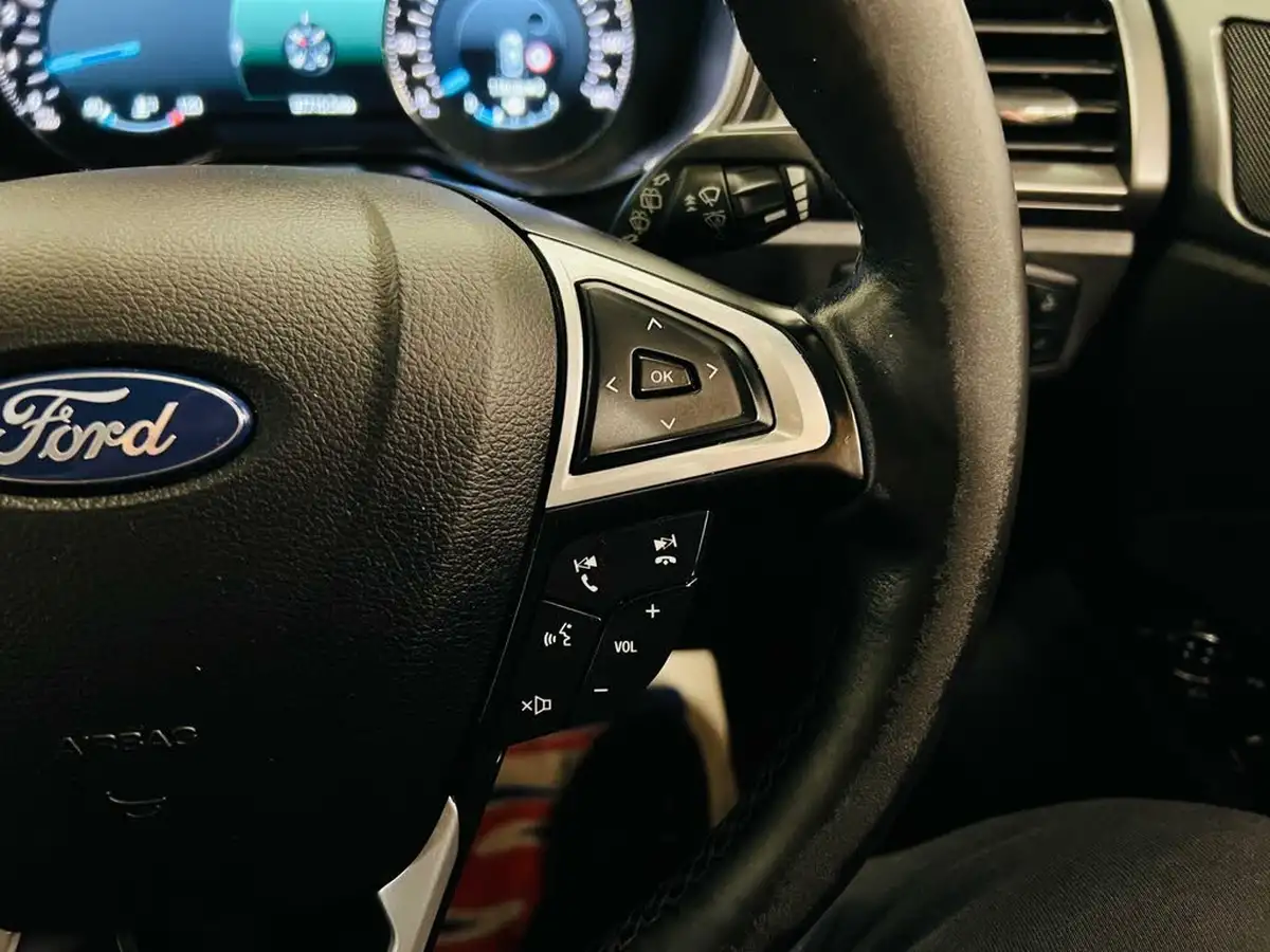 2015-ford-mondeo-20tdci-titanium-180ps-ss-hatchback-big-15