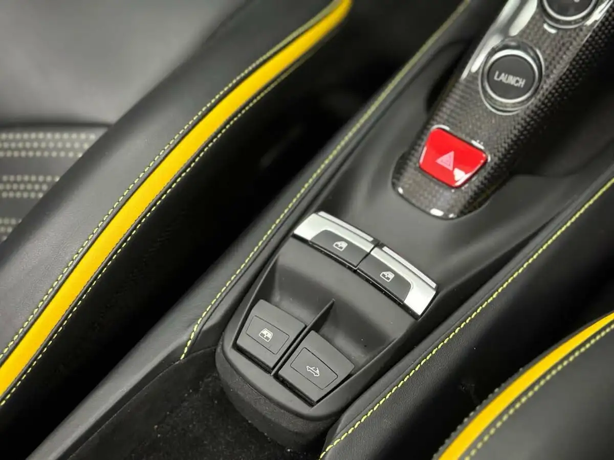 2018-ferrari-488-39-488-spider-big-62