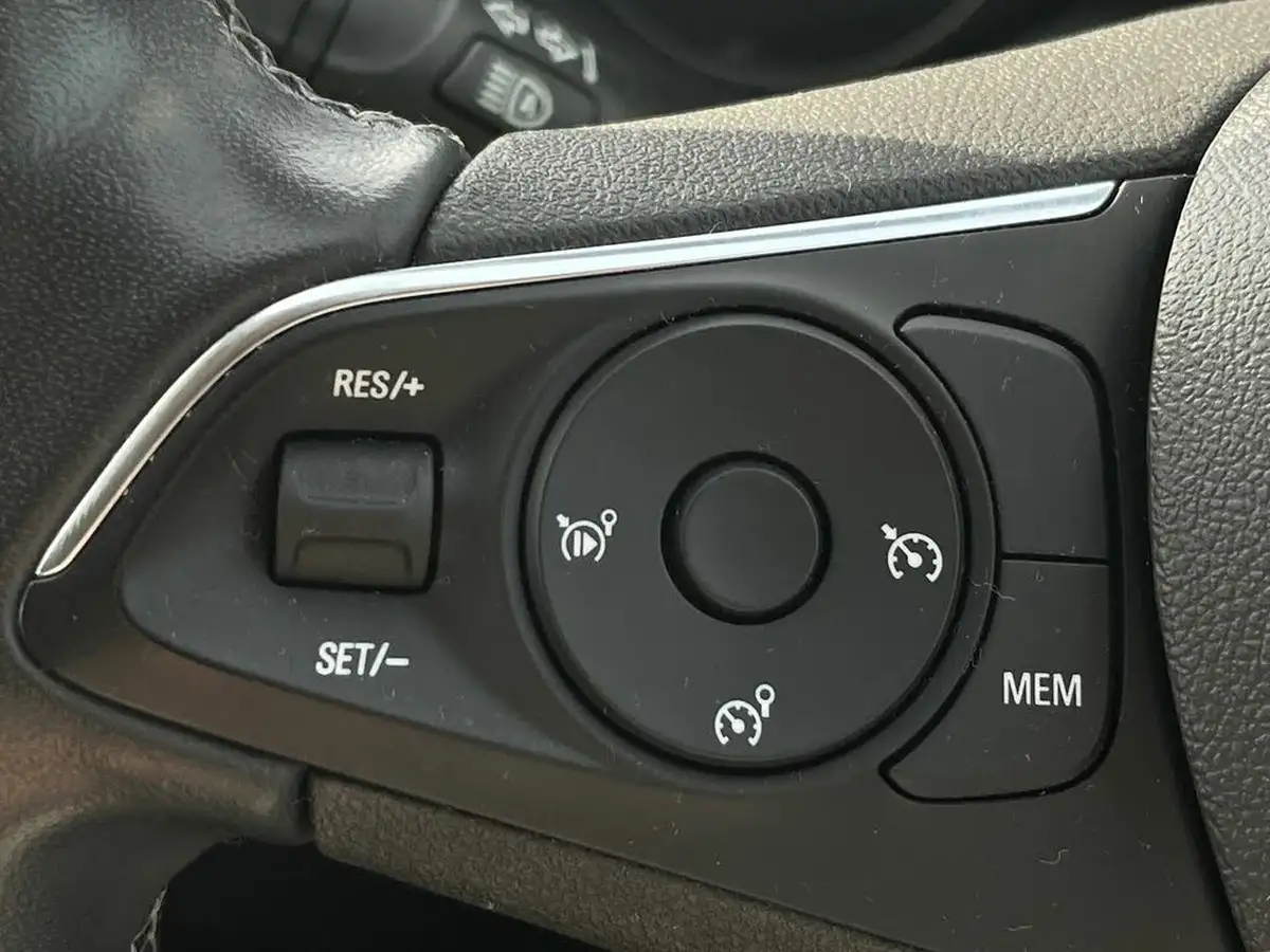 2018-vauxhall-grandland-x-12-se-132ps-auto-big-18
