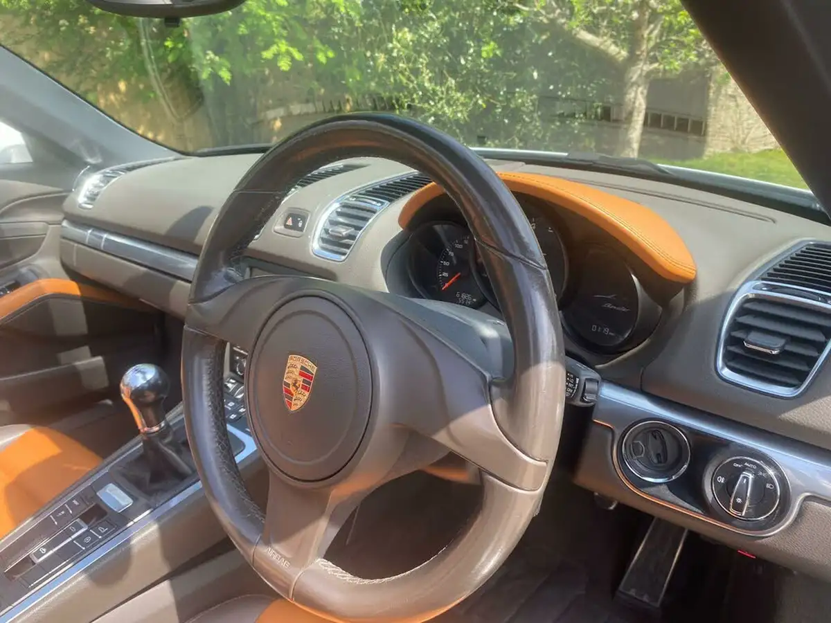 2014-porsche-boxster-27-big-10