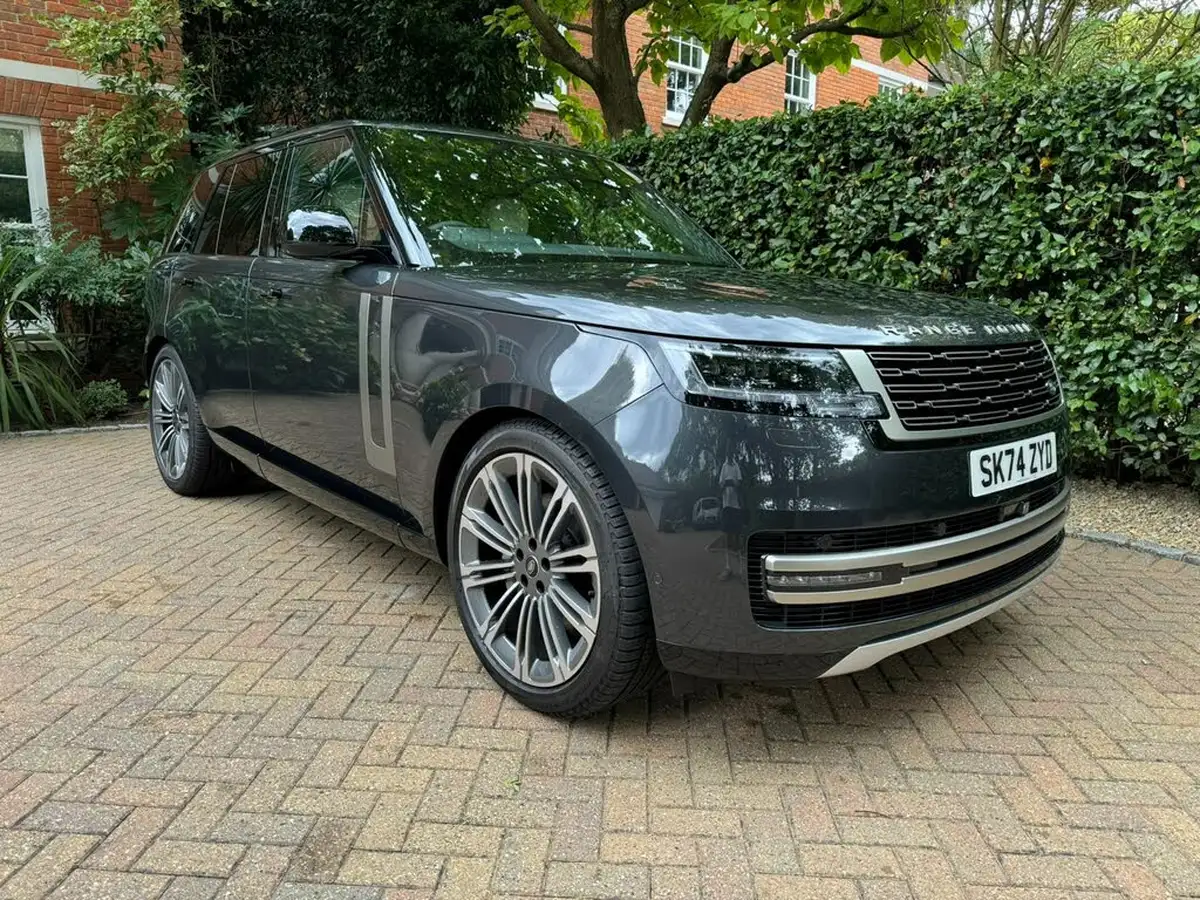 2024-land-rover-range-rover-30-p460e-se-big-11