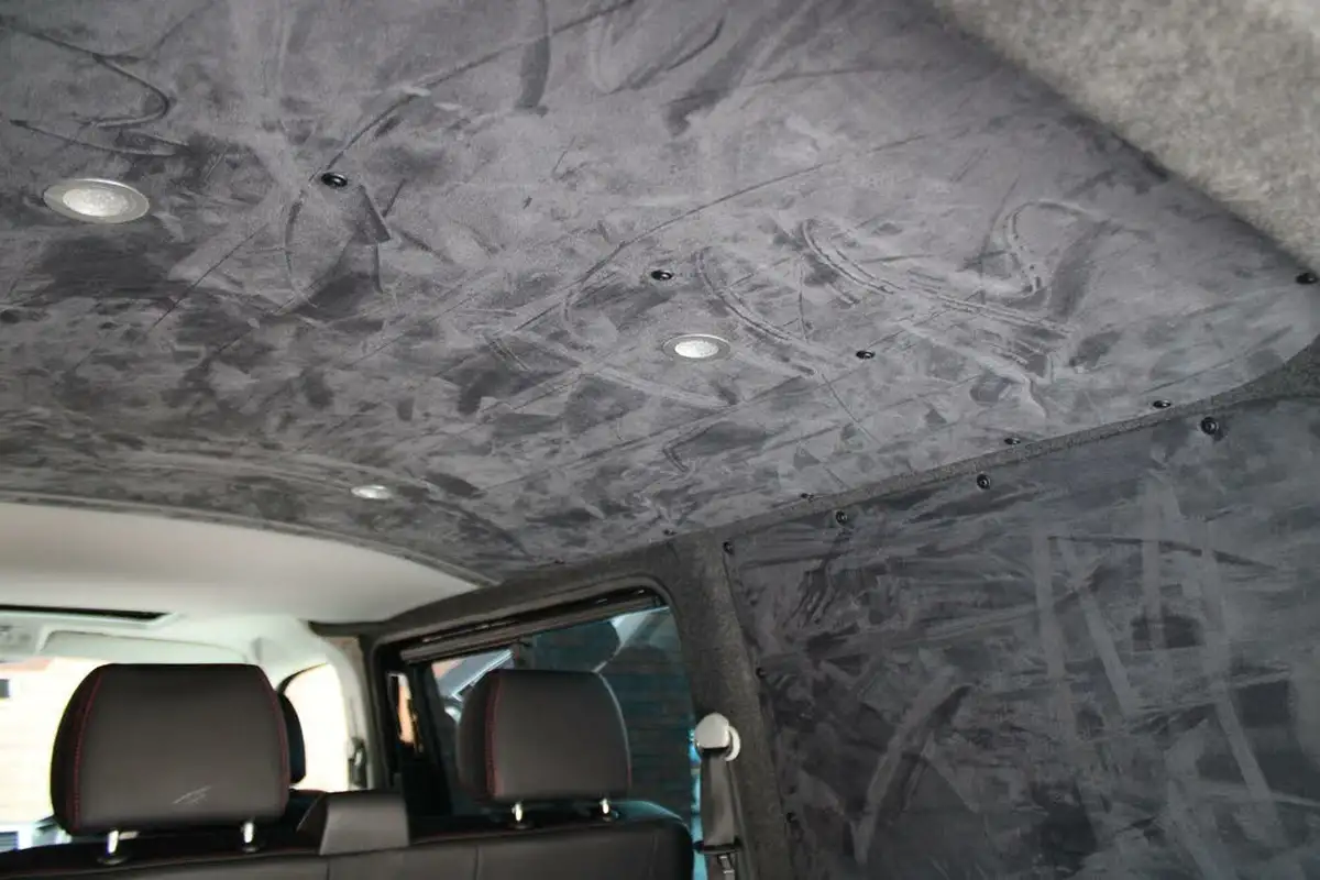 2019-volkswagen-transporter-big-35