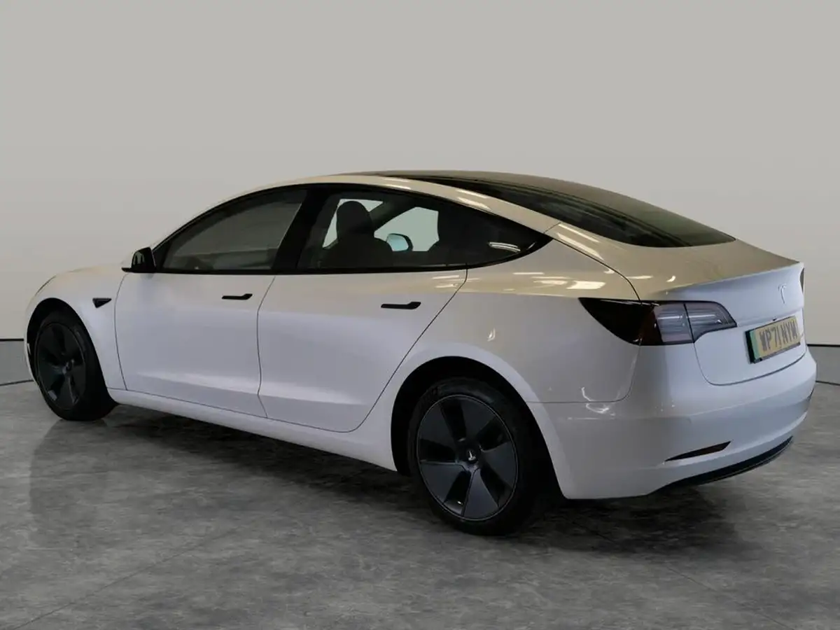 2021-tesla-model-3-e-long-range-awd-big-10