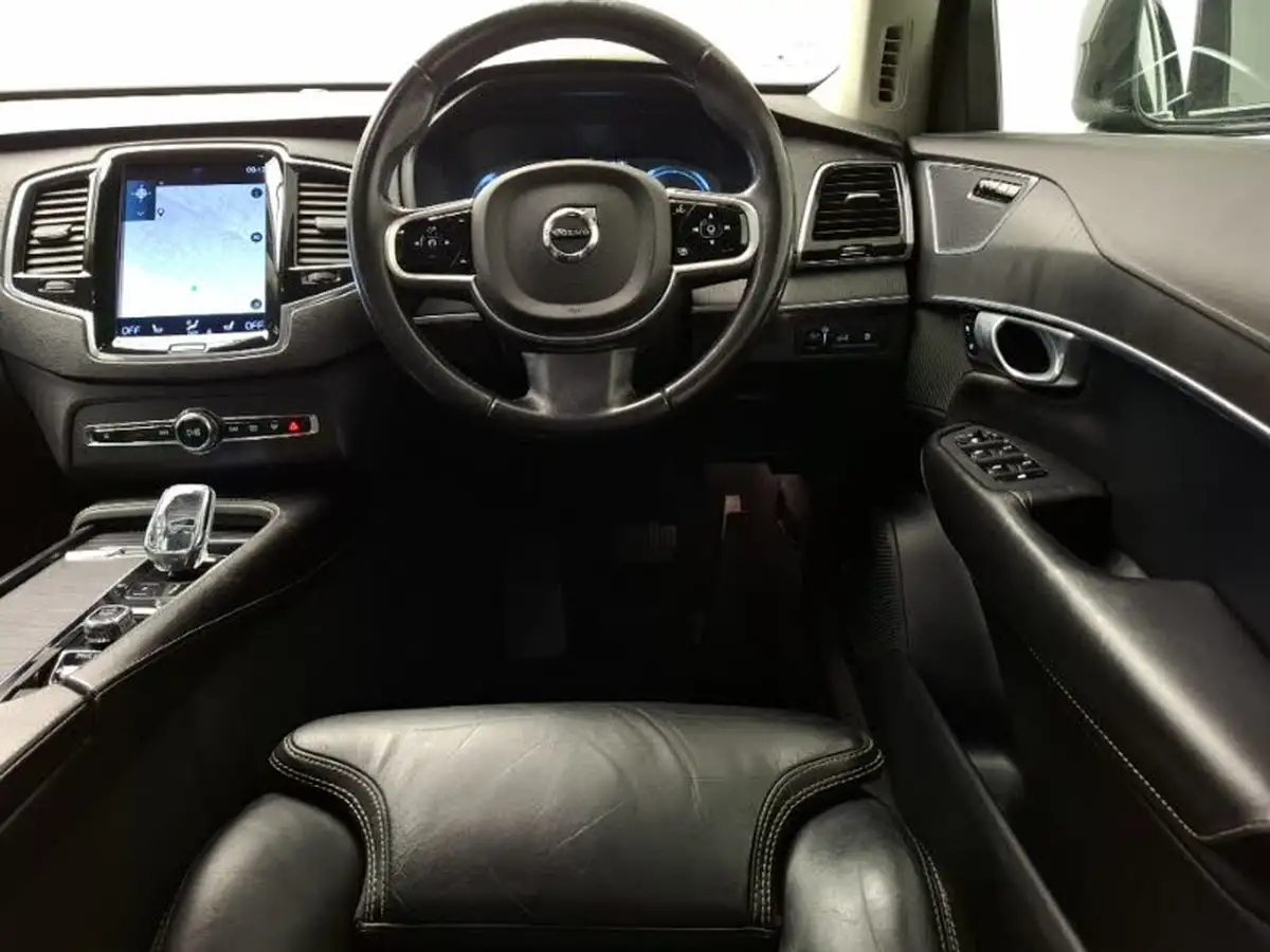 2019-volvo-xc90-20-t8-inscription-390bhp-big-6