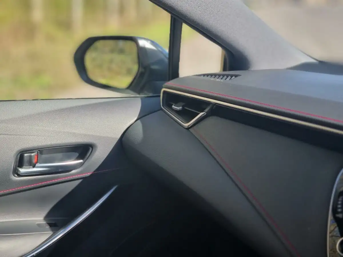 2020-toyota-corolla-18-vvt-i-excel-trk-hatchback-big-32