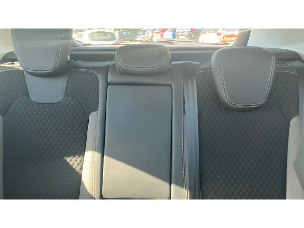 2019-vauxhall-grandland-x-12-tech-line-nav-big-14