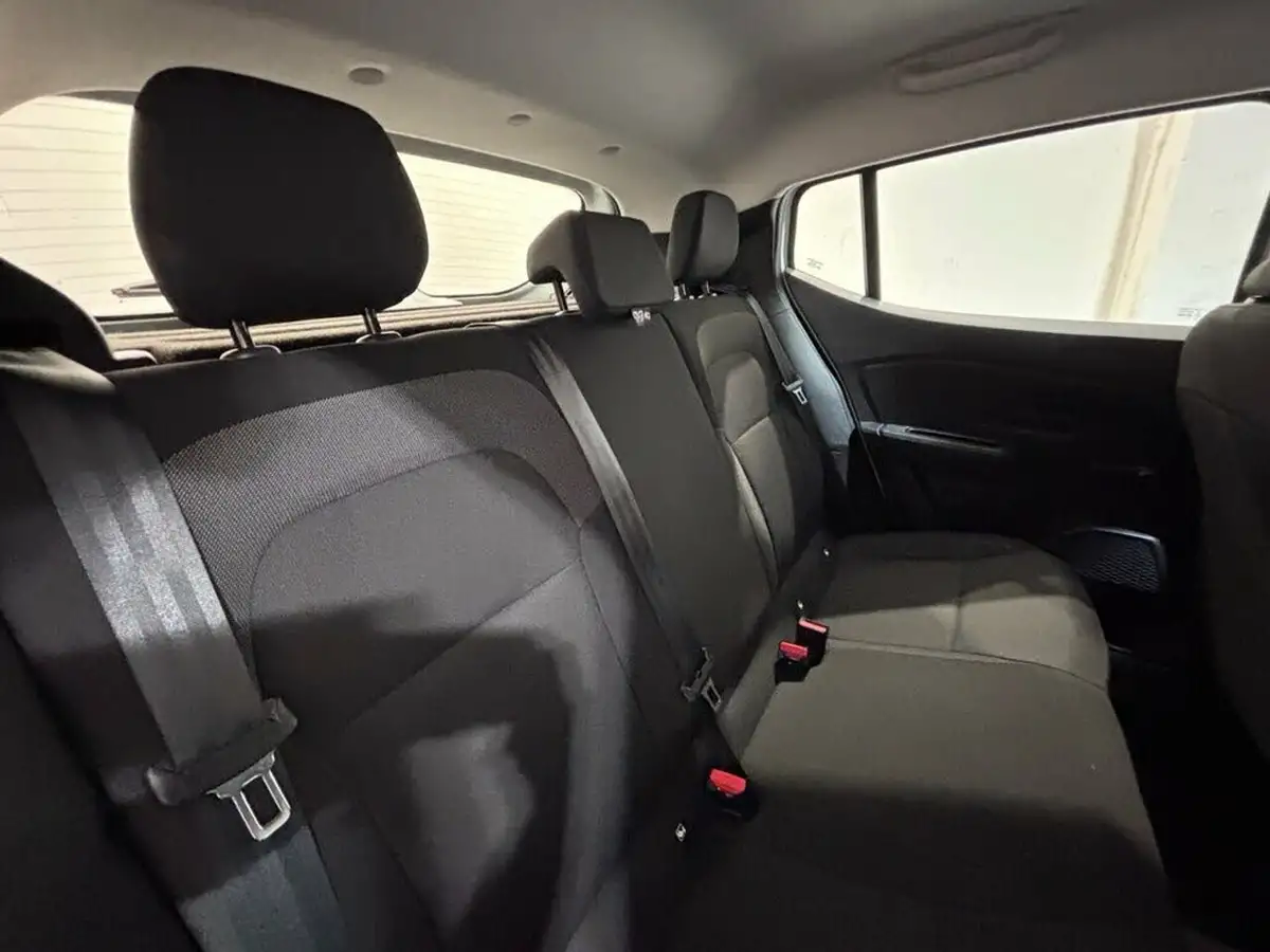 2021-dacia-sandero-10-sce-essential-big-13