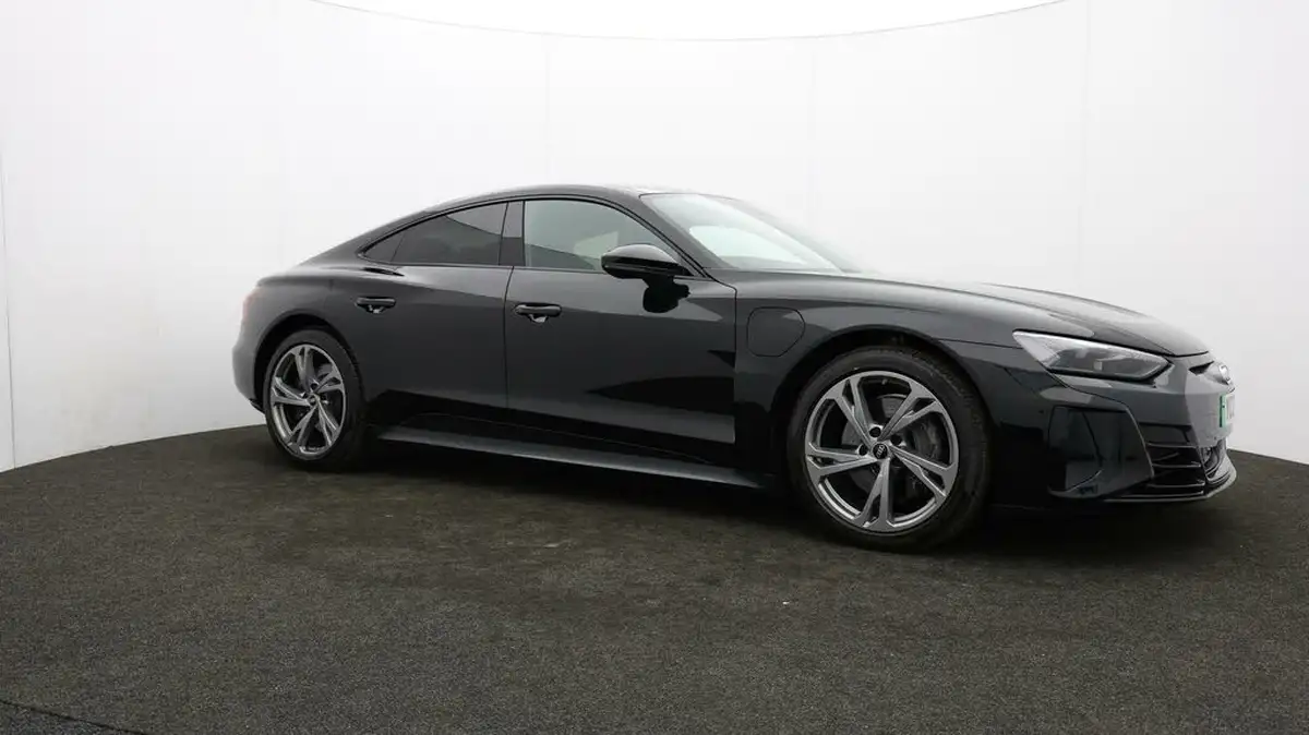 2023-audi-e-tron-gt-e-big-42