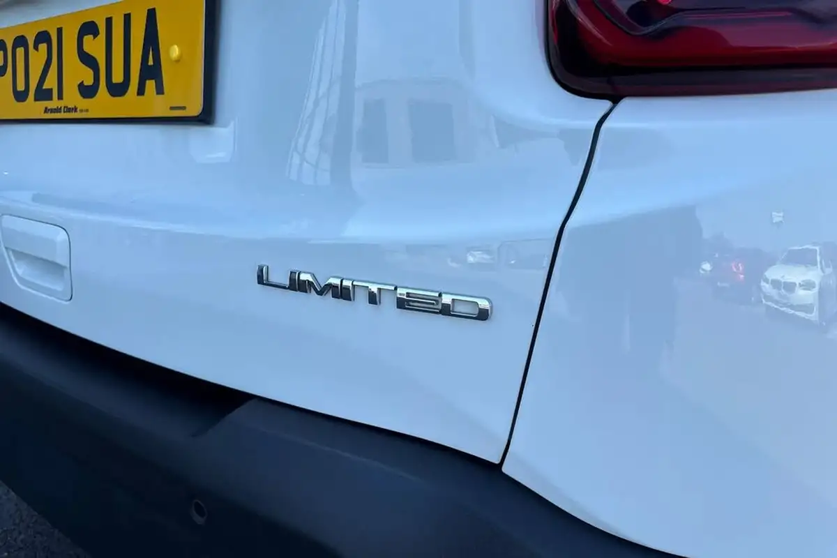 2021-jeep-renegade-10-gse-limited-big-31