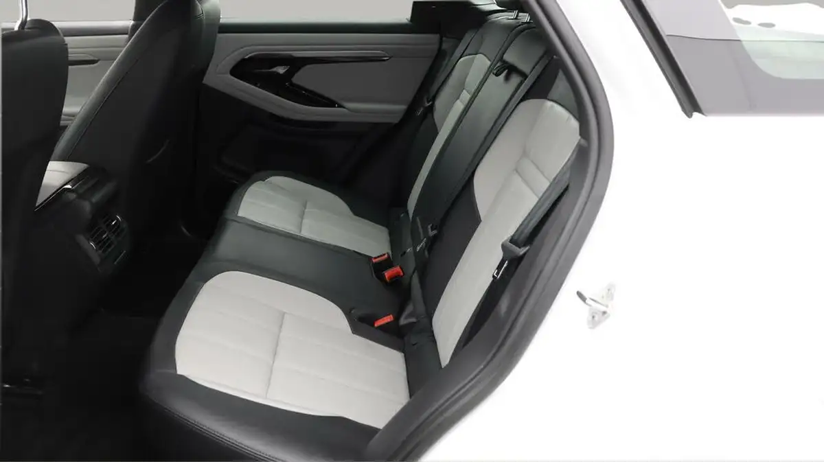 2023-land-rover-range-rover-evoque-15-p300e-r-dynamic-s-big-15