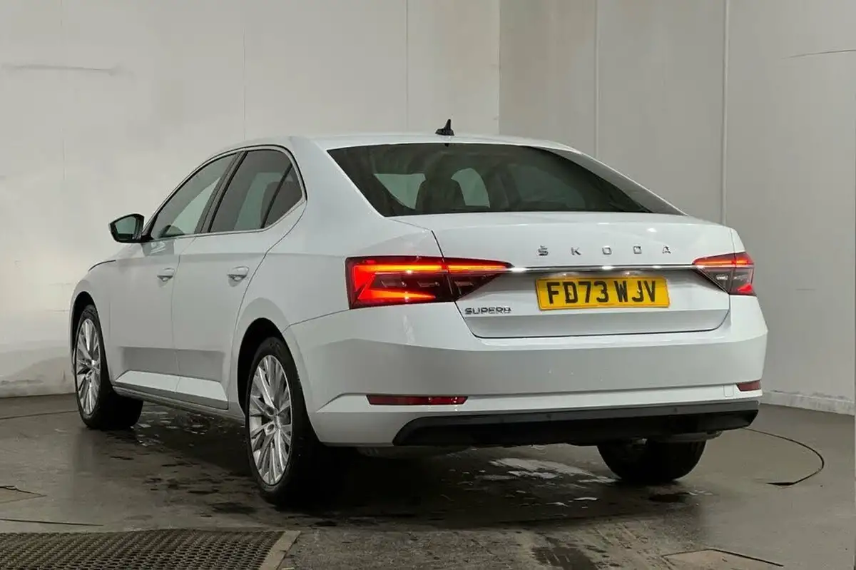 2023-skoda-superb-20-tsi-se-l-hatchback-big-17