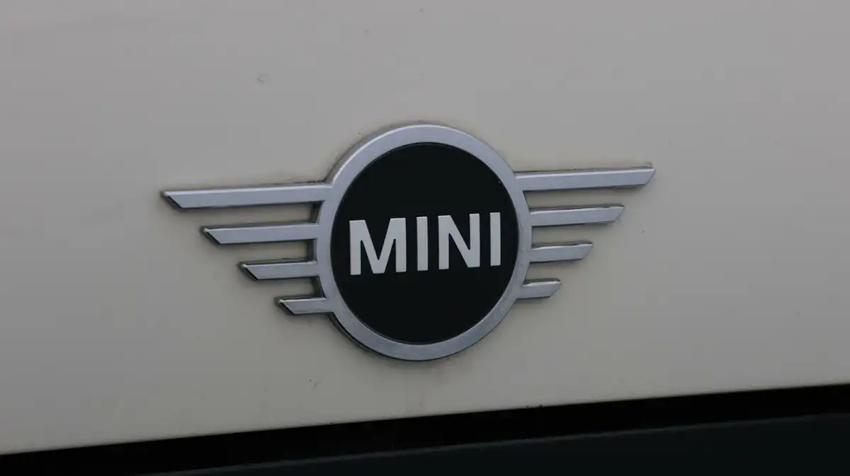 2021-mini-cooper-15-cooper-classic-hatchback-5d-big-23