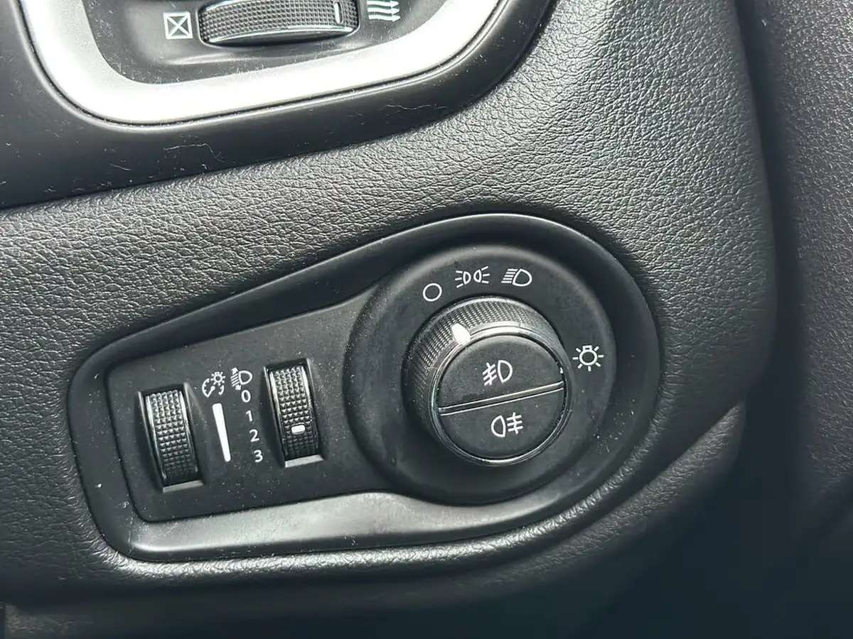 2018-jeep-renegade-13-gse-longitude-big-21