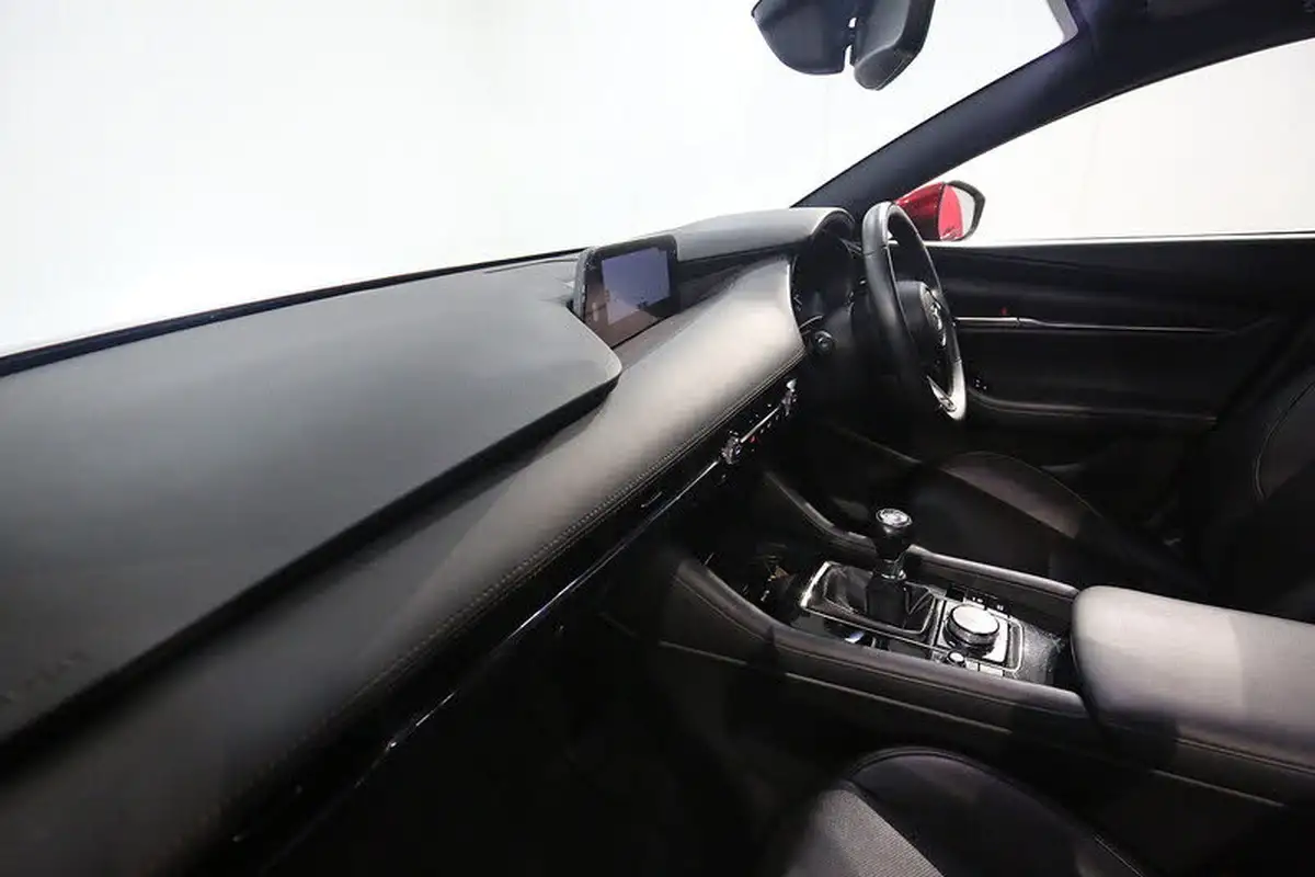 2019-mazda-mazda3-20-gt-sport-tech-122ps-hatchback-5d-big-23
