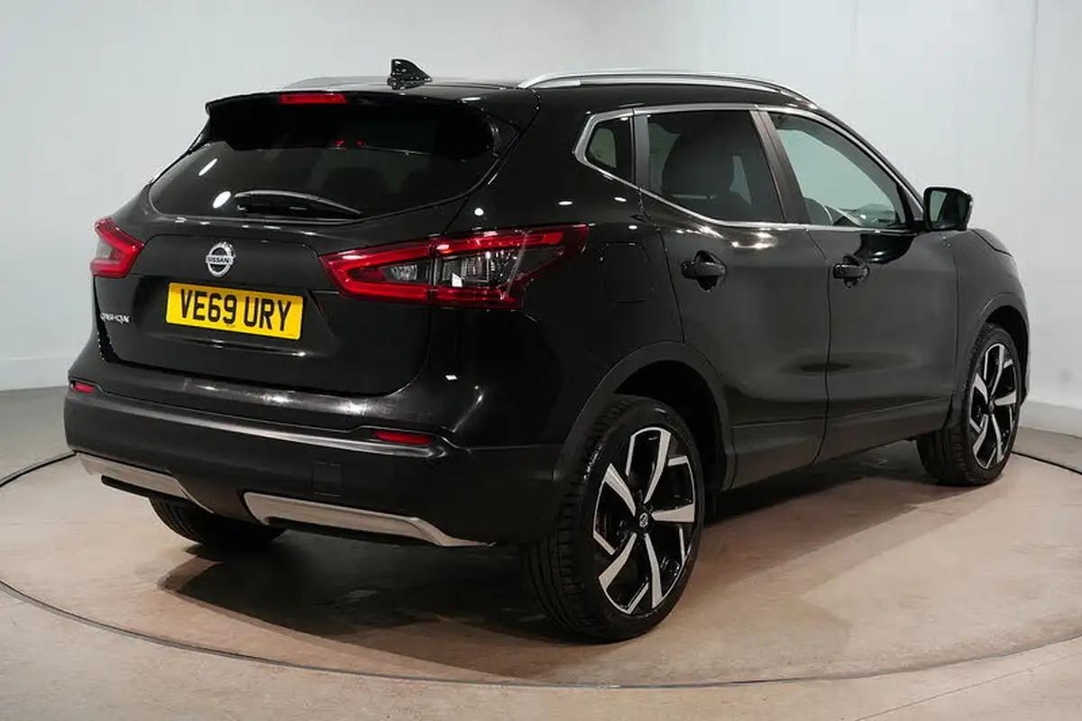 2019-nissan-qashqai-13-dig-t-tekna-160ps-dct-big-7