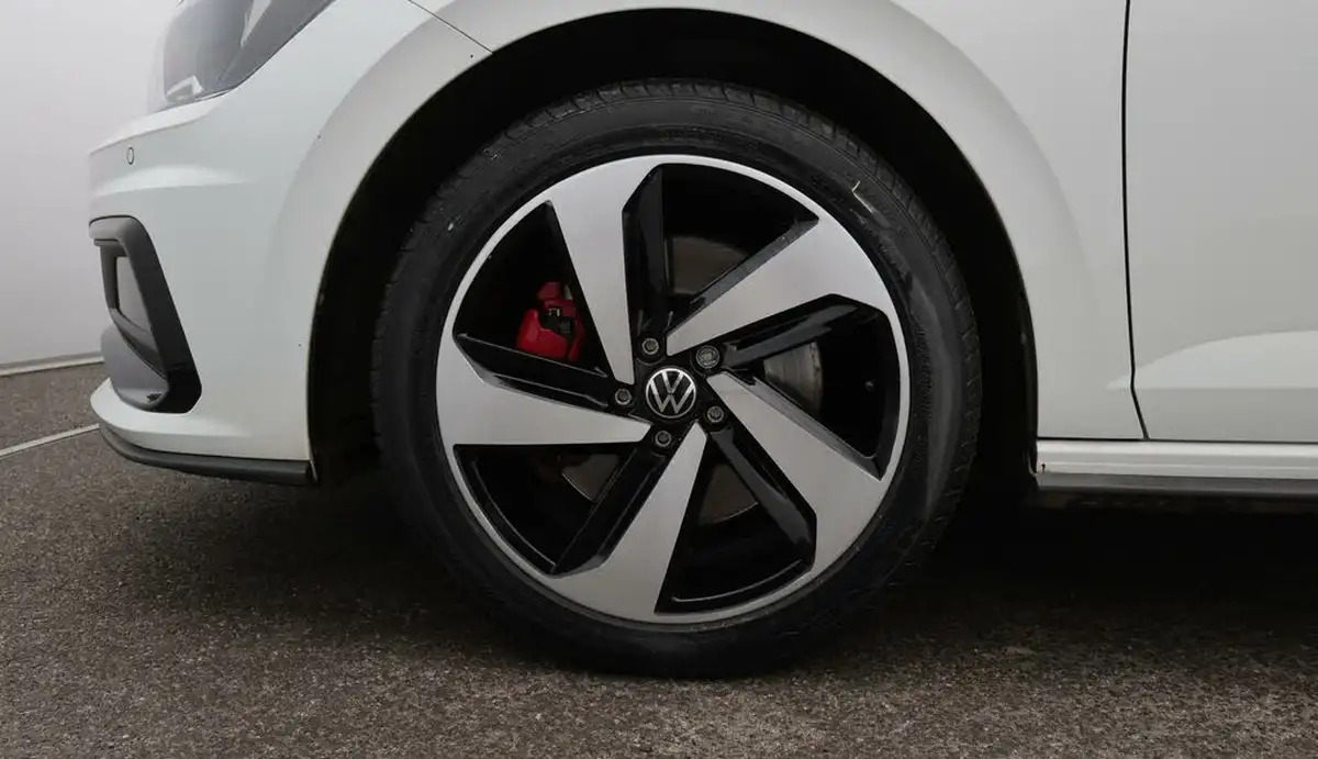 2021-volkswagen-polo-20-tsi-gti-big-18