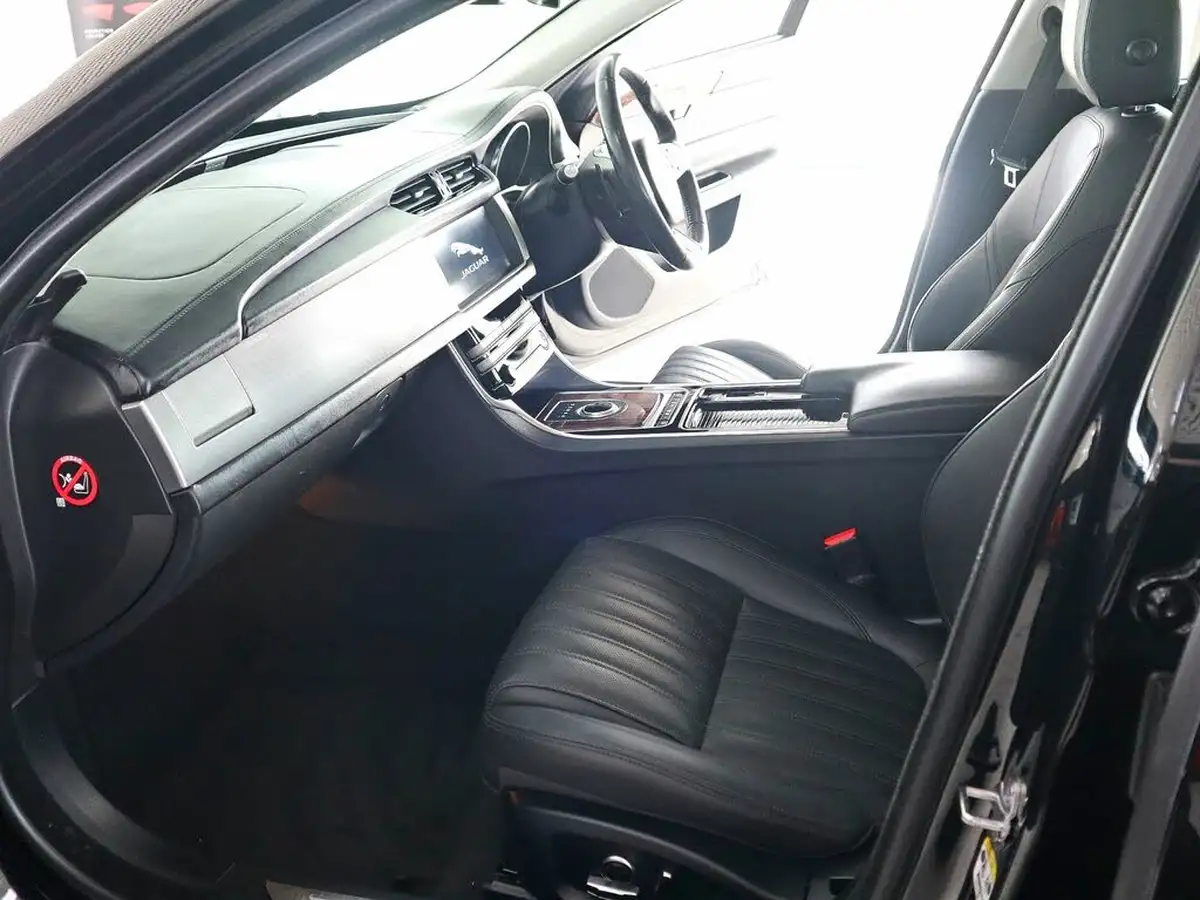 2018-jaguar-xf-20i-portfolio-249ps-sportbrake-5d-1997cc-big-3