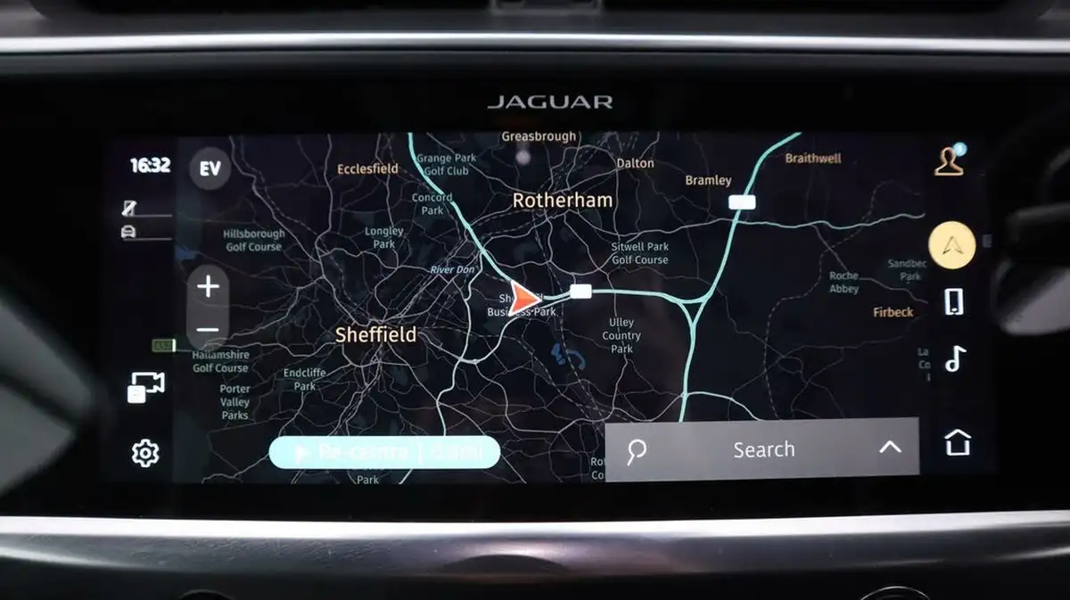 2021-jaguar-i-pace-ev400-black-big-11
