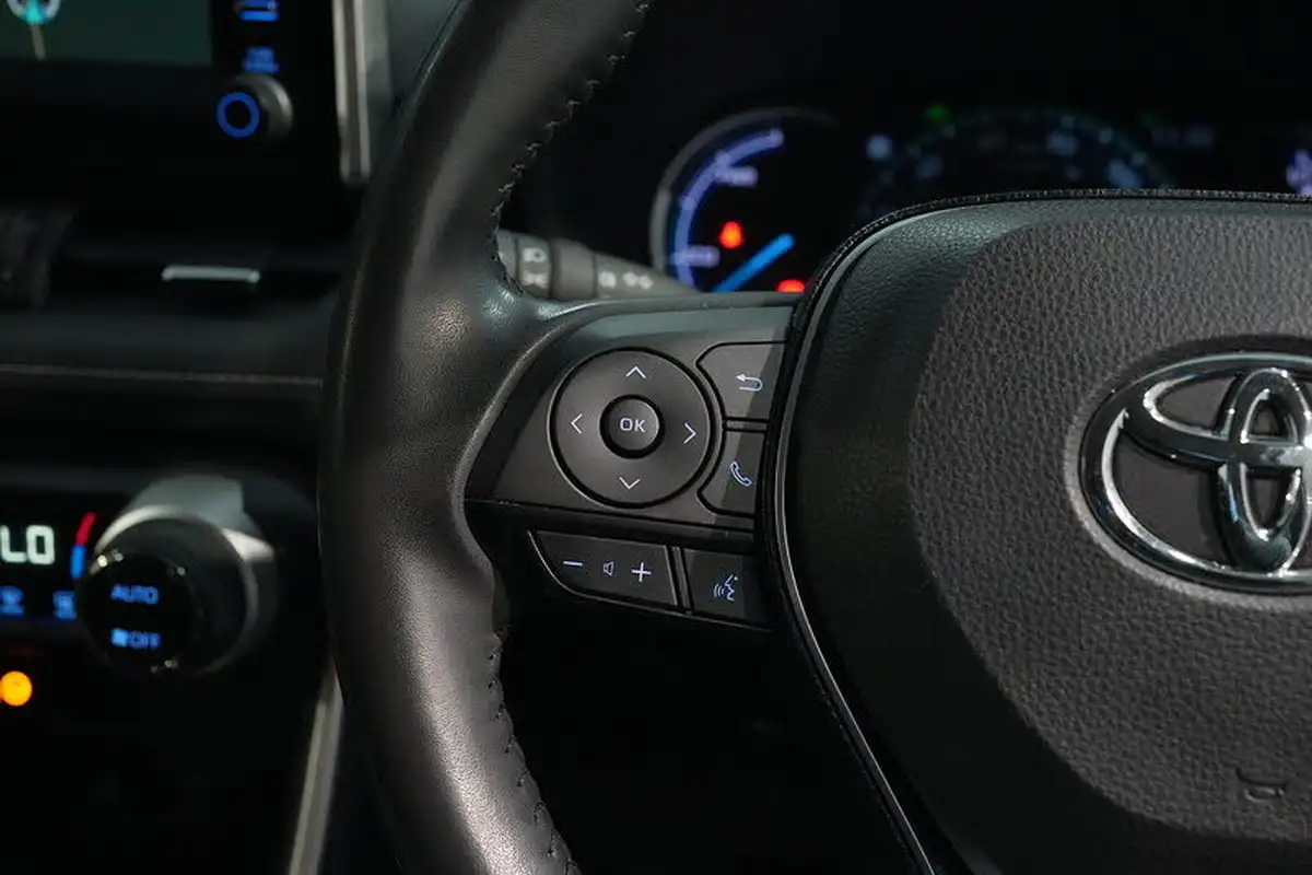 2020-toyota-rav4-25-vvt-i-design-215bhp-big-28