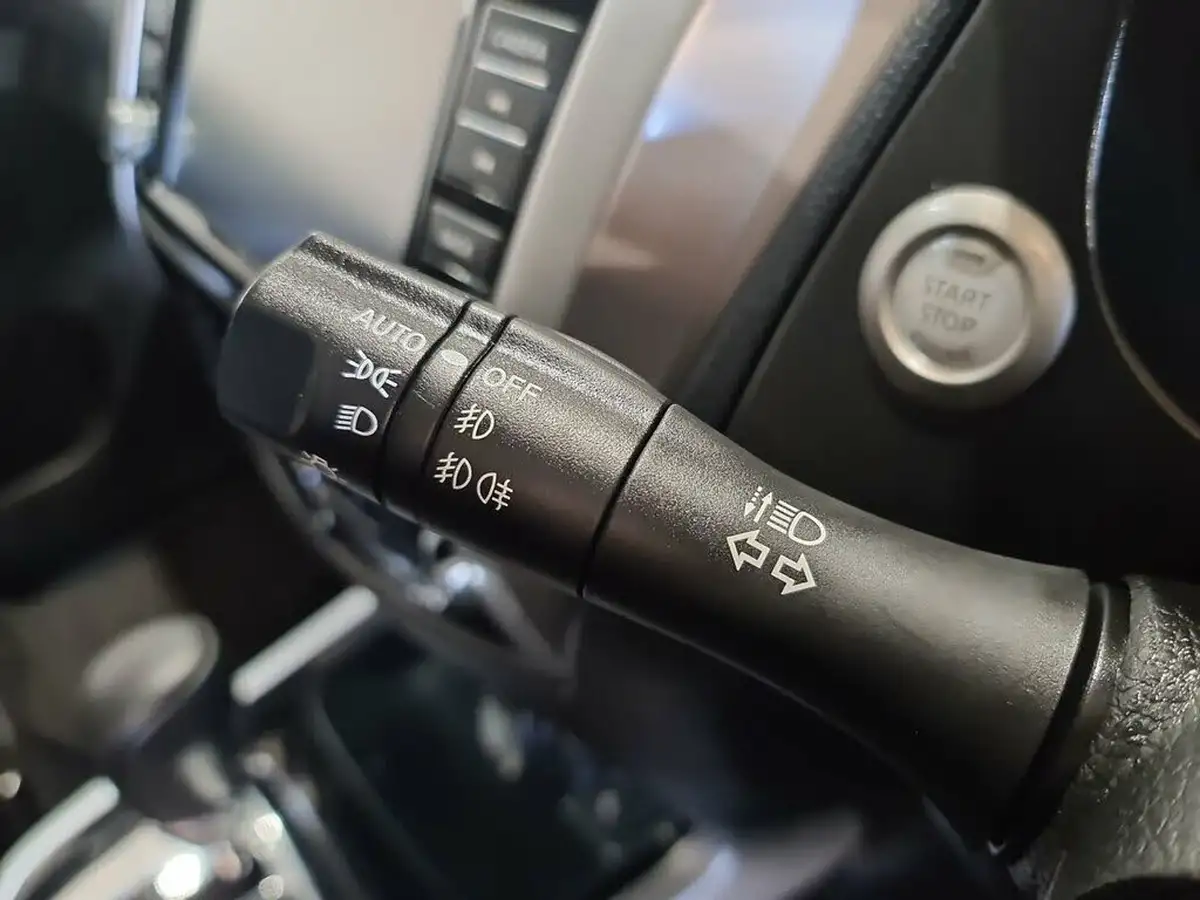 2019-nissan-navara-23dci-tt-tekna-8-navileather-auto-big-26