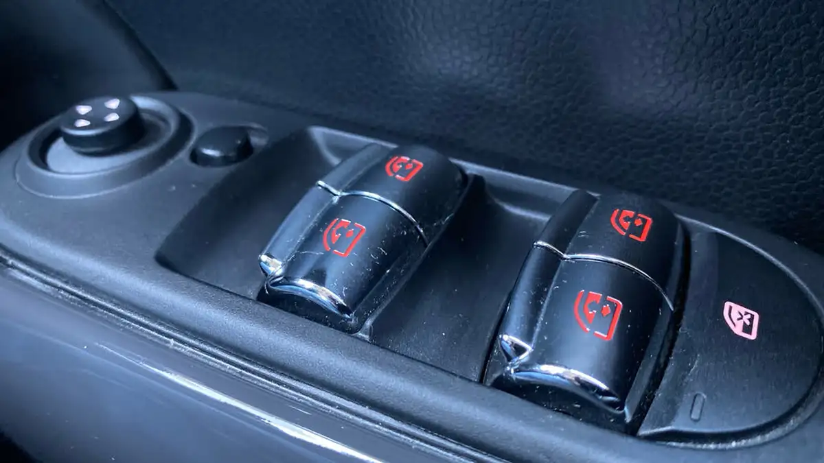 2017-mini-cooper-15-cooper-ss-hatchback-5d-auto-big-23