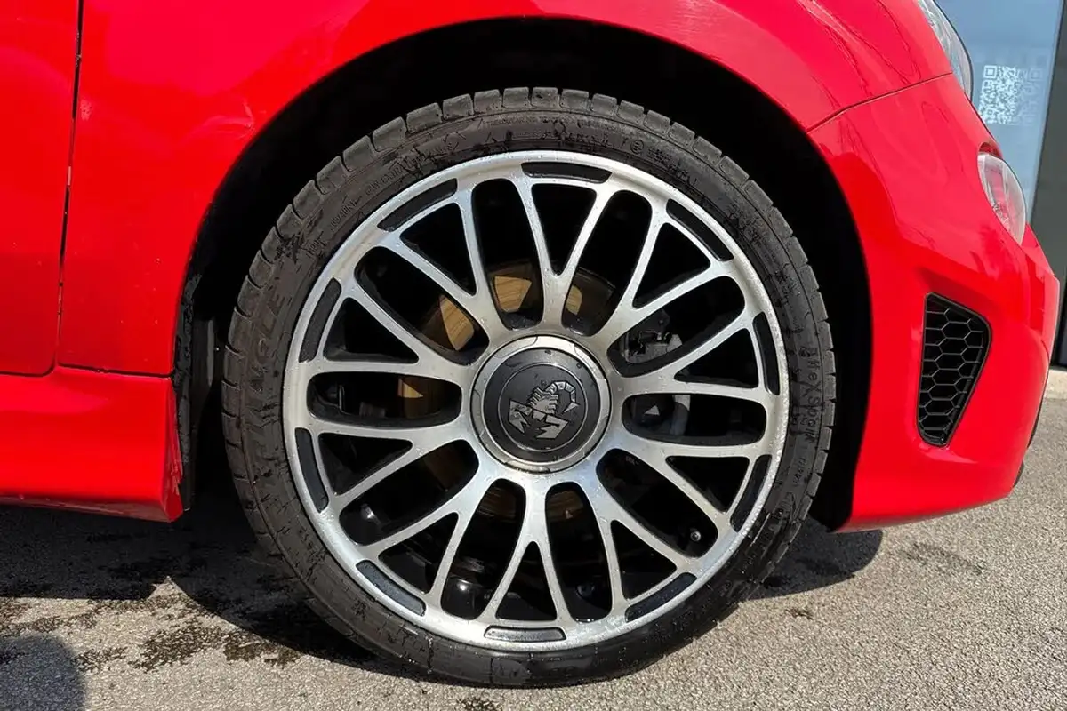 2018-abarth-595-14-tjet-big-9