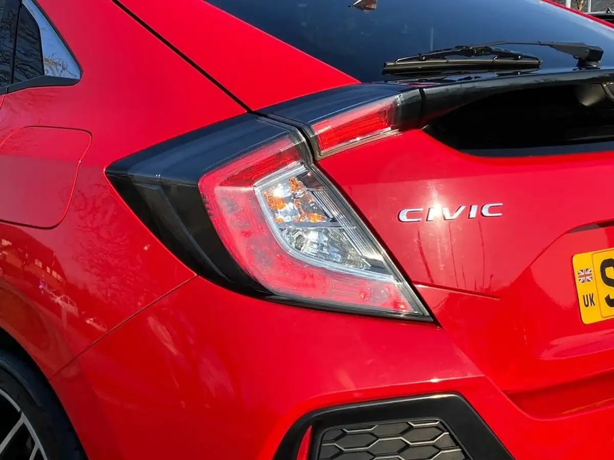2018-honda-civic-16-i-dtec-sr-hatchback-5d-big-46