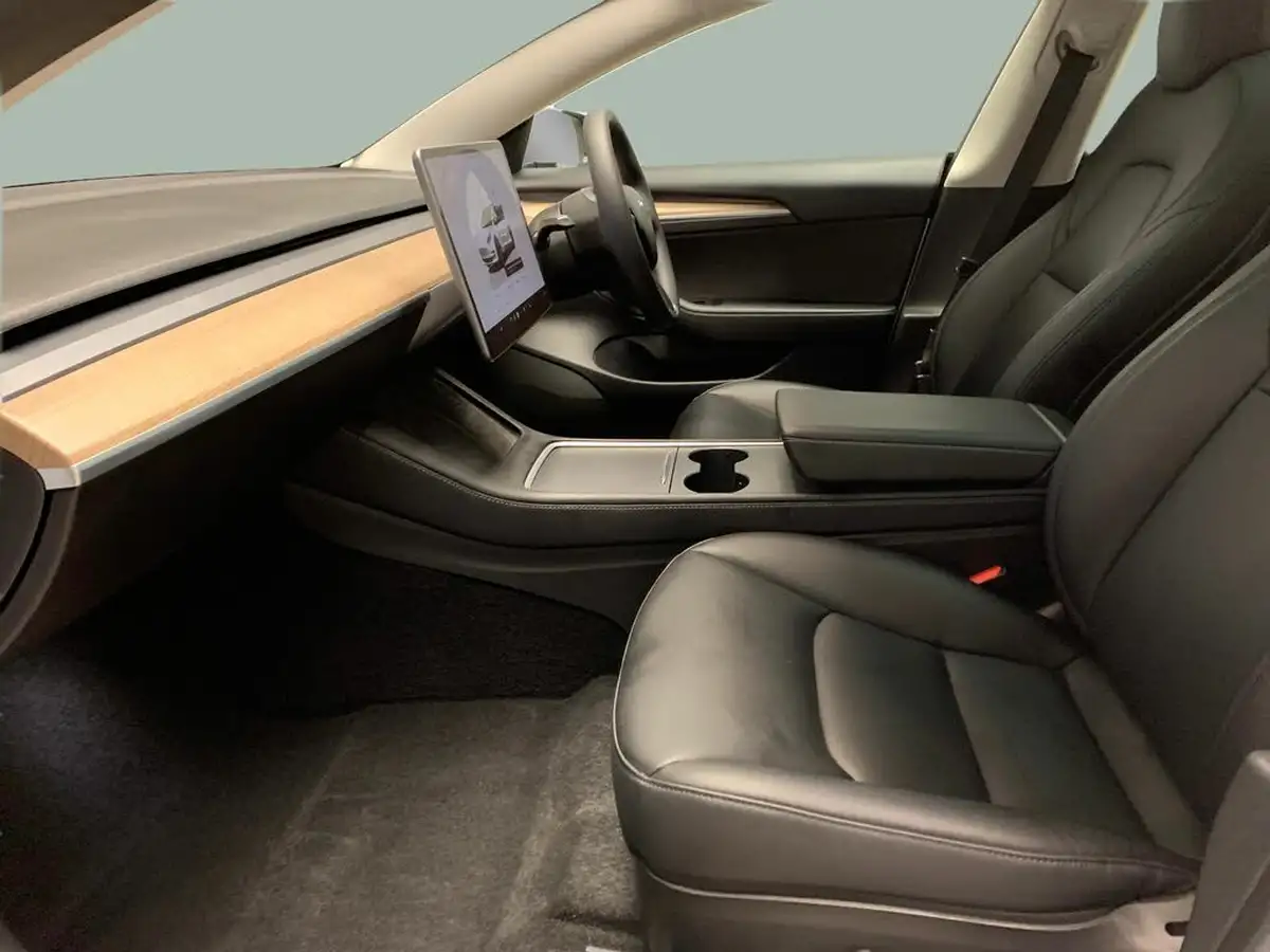 2022-tesla-model-3-e-long-range-big-1