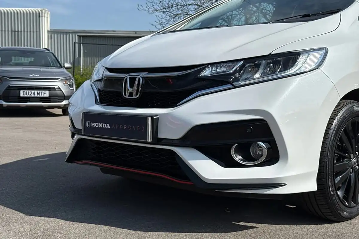 2018-honda-jazz-15-i-vtec-sport-cvt-big-20