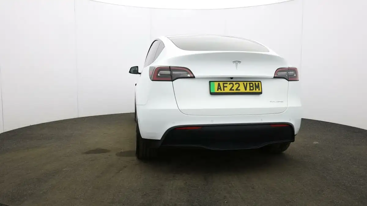 2022-tesla-model-y-e-long-range-big-55