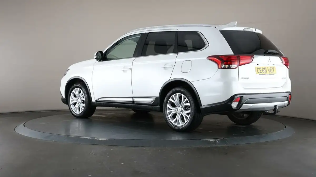 2018-mitsubishi-outlander-22di-d-4-leather-big-64