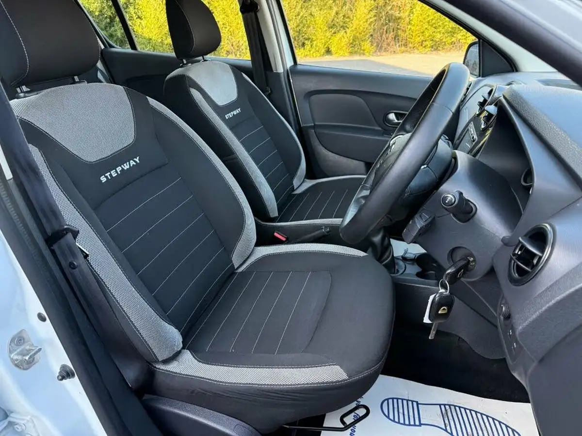 2018-dacia-sandero-stepway-09-tce-laureate-big-10